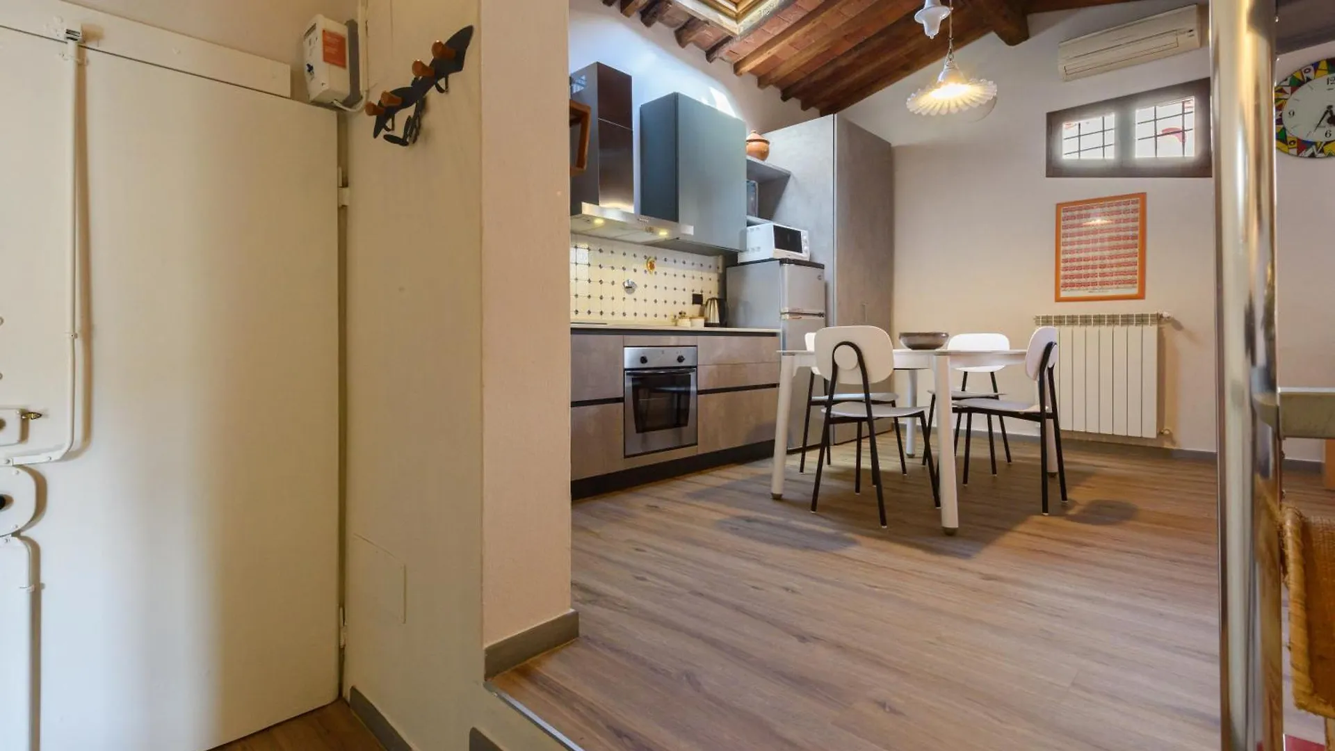 Apartment Una Finestra Sulle Cappelle Medicee By Mmega Florence Italy
